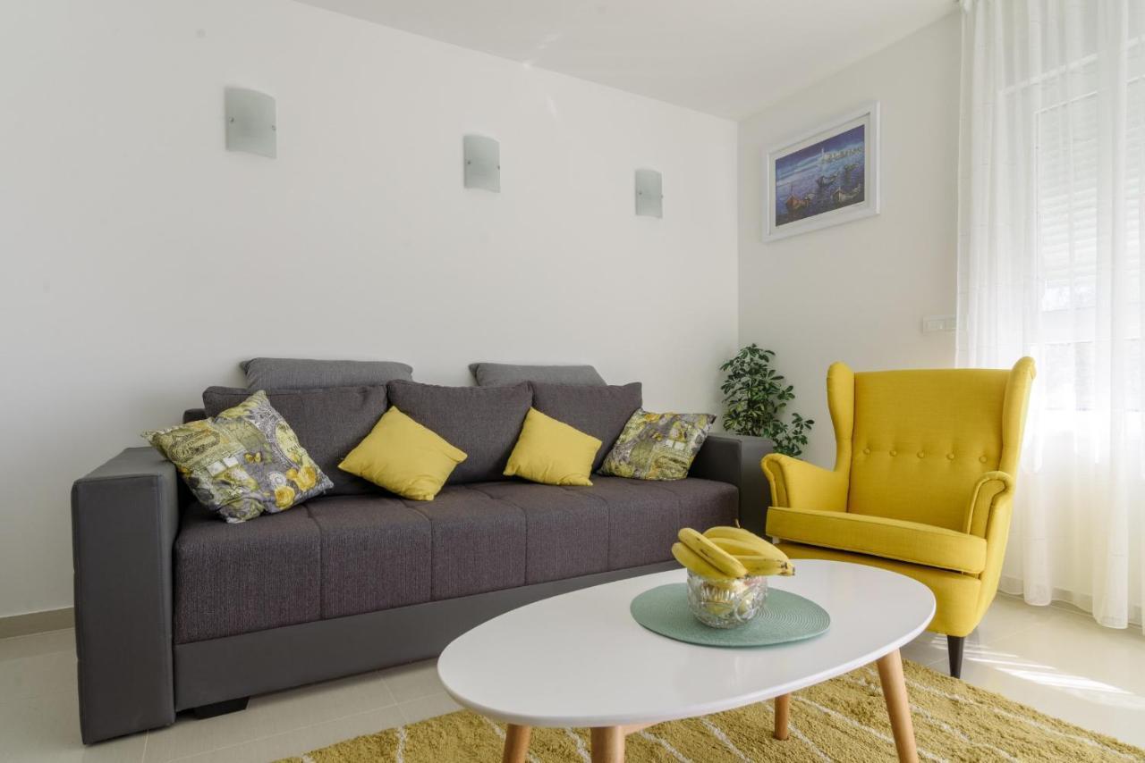Apartment S-7 Трогир Екстериор снимка